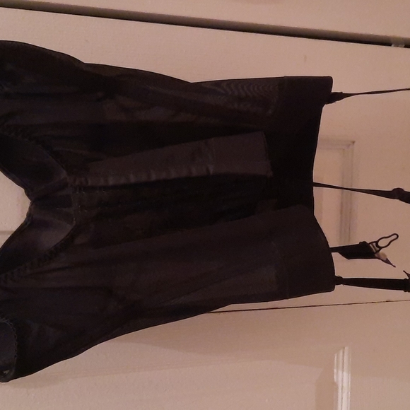 Corset. Beautiful. Never worn. Size 34D. - Picture 2 of 2